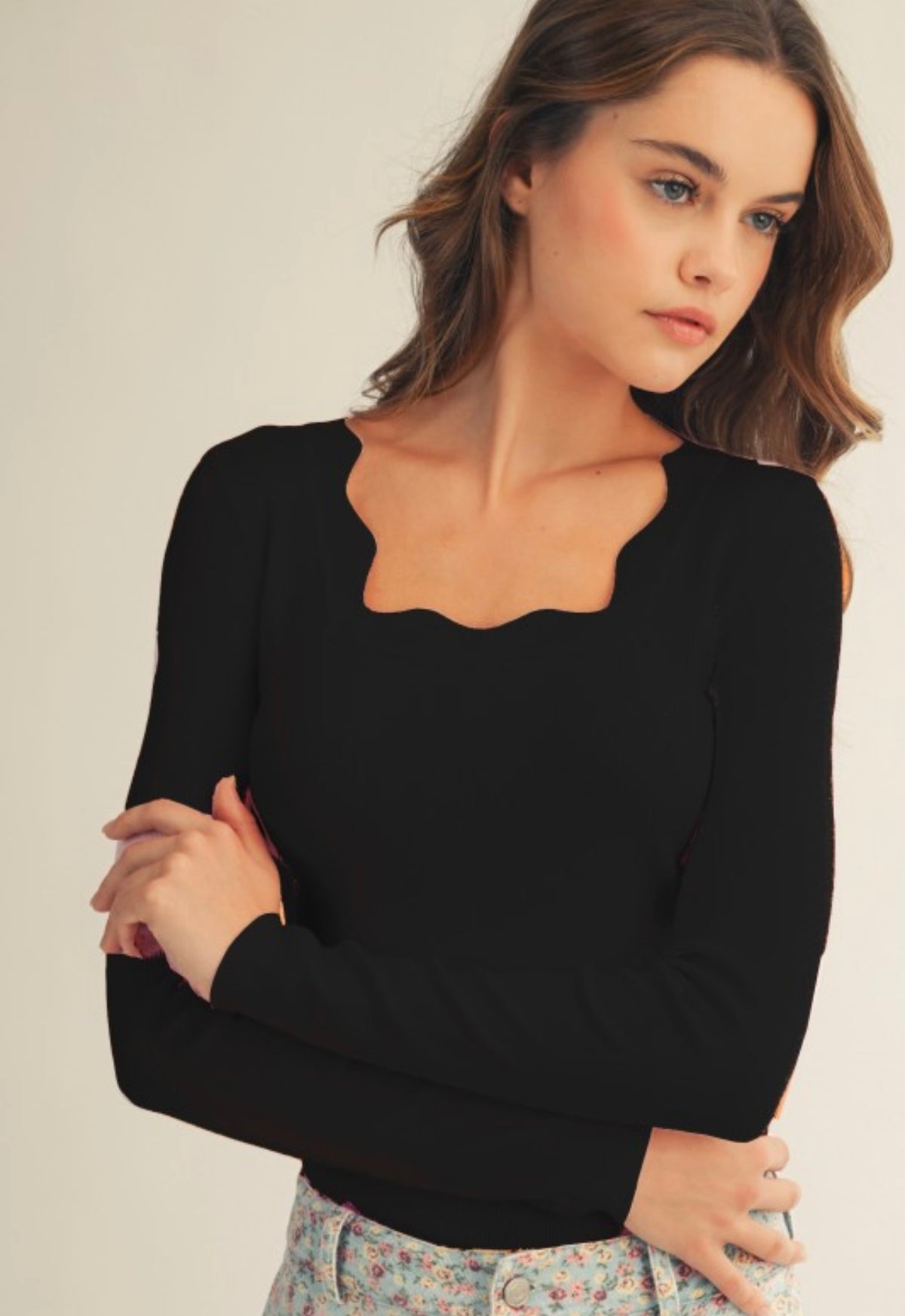 Scallop Trim Sweater - black