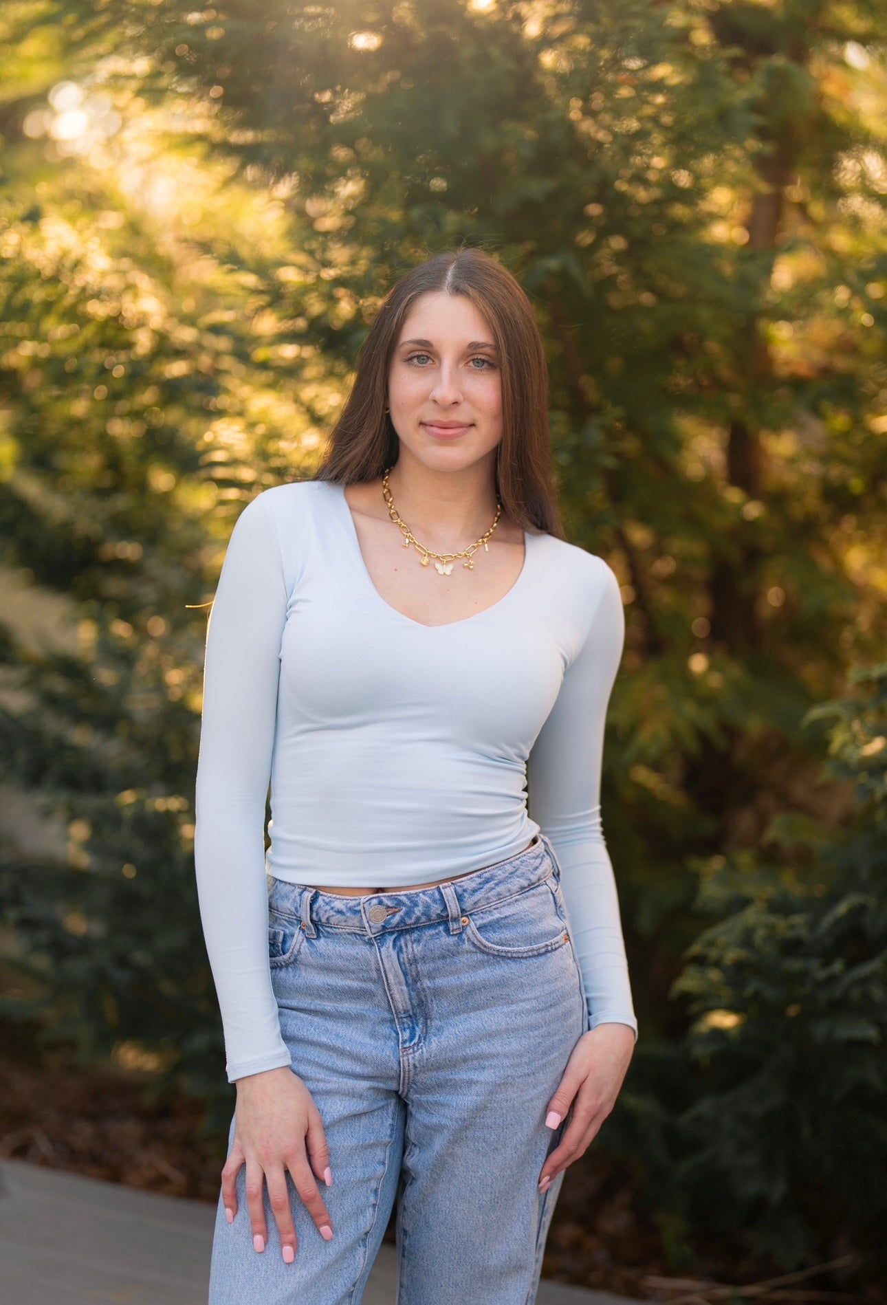 COLLARLESS V NECK LS