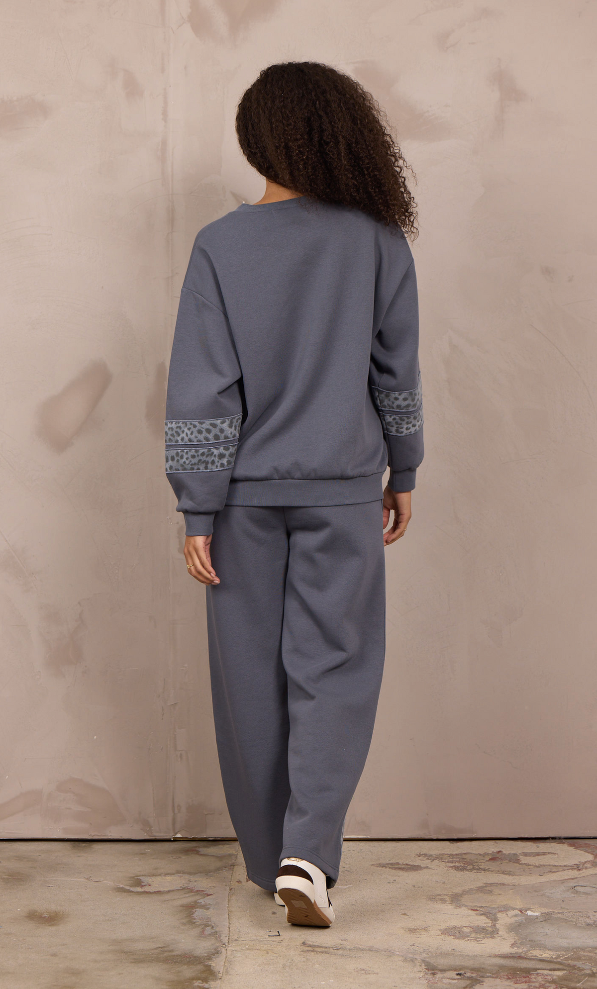 Grey Leopard Cozy Set